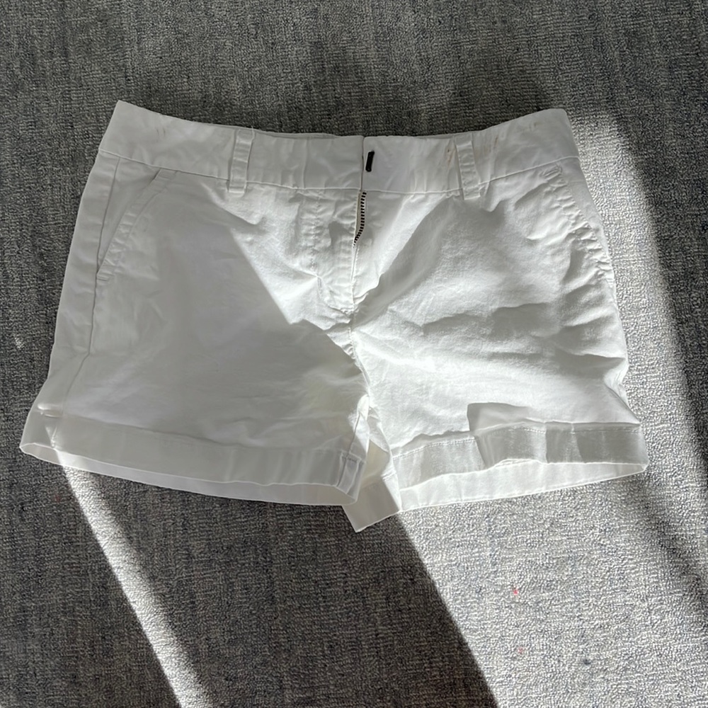 Vineyard Vines White Shorts